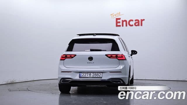 Volkswagen Golf 2023 — ფოტო 30/30