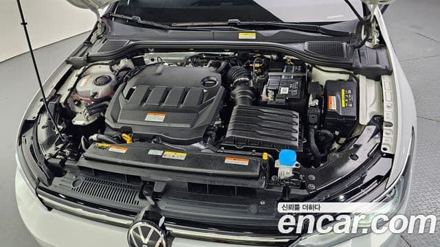 Volkswagen Golf 2023 — ფოტო 24/30