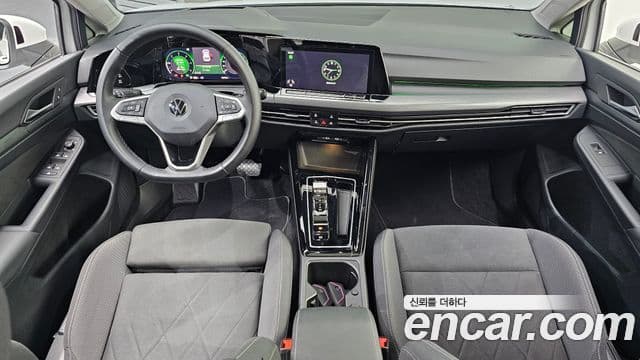 Volkswagen Golf 2023 — ფოტო 28/30