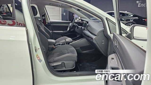 Volkswagen Golf 2023 — ფოტო 25/30