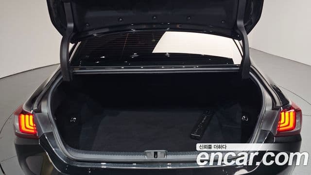 Lexus ES300h 2019 — Şəkil 28/40