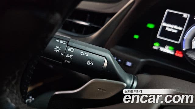 Lexus ES300h 2019 — Şəkil 8/40