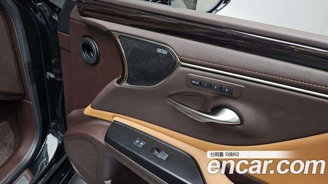 Lexus ES300h 2019 — Şəkil 34/40