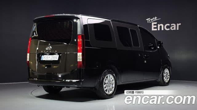 Hyundai Staria 2022 — Фото 1/20