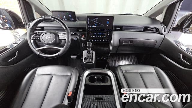 Hyundai Staria 2022 — Фото 10/20