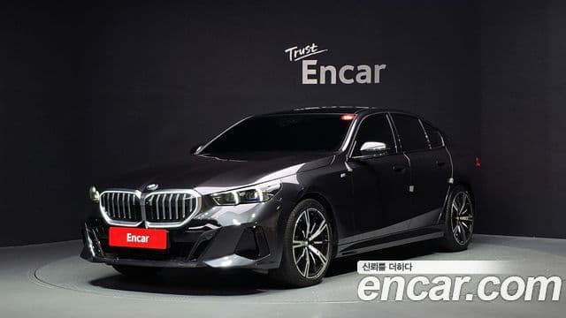BMW 5 Series 2025 — Фото 1/20