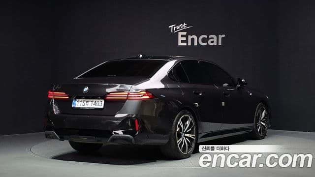BMW 5 Series 2025 — Фото 2/20