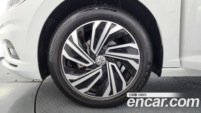 Volkswagen Jetta 2021 — Şəkil 11/32
