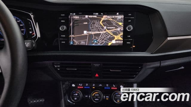 Volkswagen Jetta 2021 — Şəkil 18/32