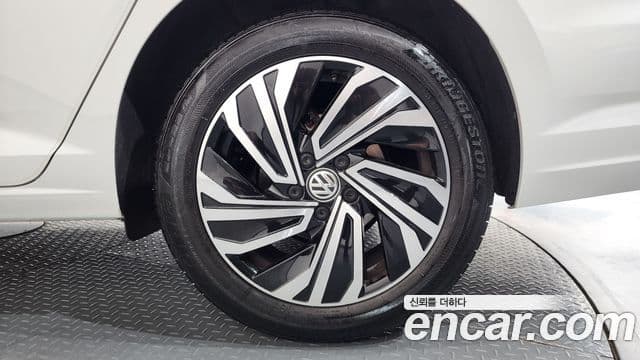 Volkswagen Jetta 2021 — Şəkil 20/32