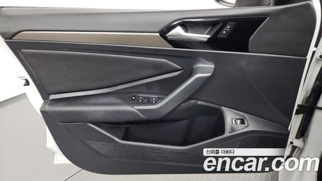 Volkswagen Jetta 2021 — Şəkil 25/32
