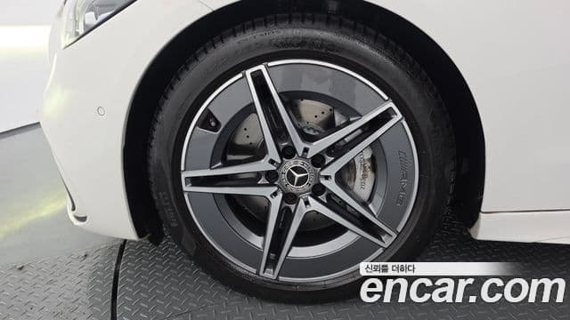 Mercedes-Benz C-Class 2025 — Фото 4/20