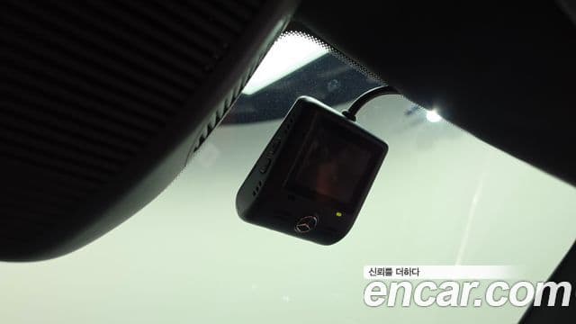 Mercedes-Benz C-Class 2025 — Photo 15/33