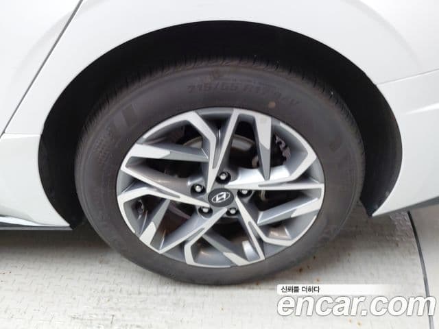 Hyundai Sonata Hybrid 2022 — Şəkil 22/32