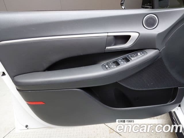 Hyundai Sonata Hybrid 2022 — Şəkil 25/32