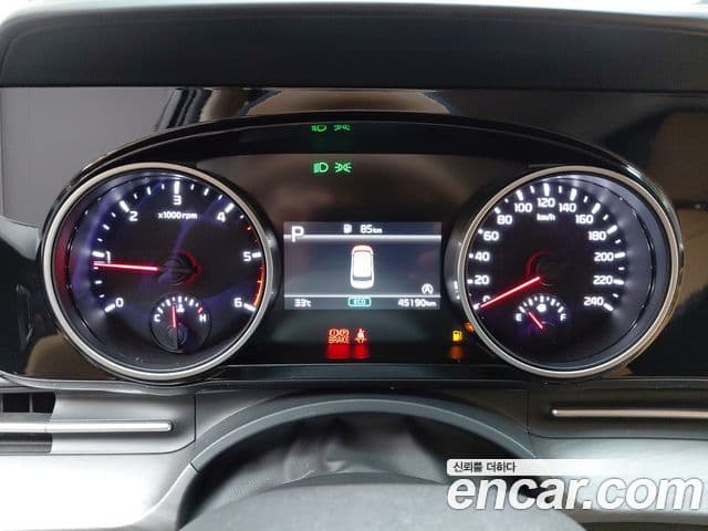 Kia Carnival 2023 — Фото 8/20