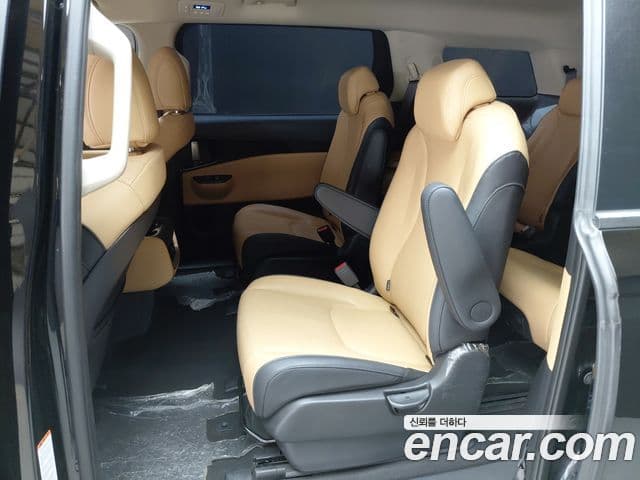 Kia Carnival 2023 — Фото 12/20
