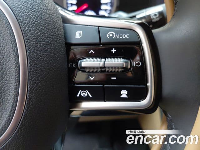 Kia Carnival 2023 — Фото 16/20