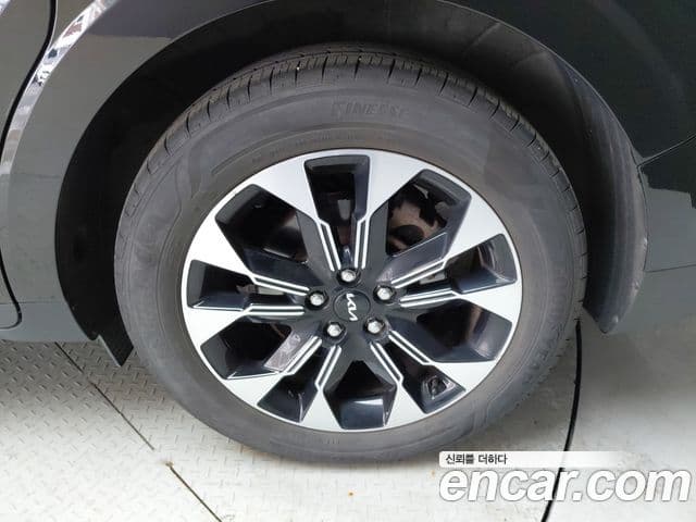 Kia Carnival 2023 — Photo 15/32
