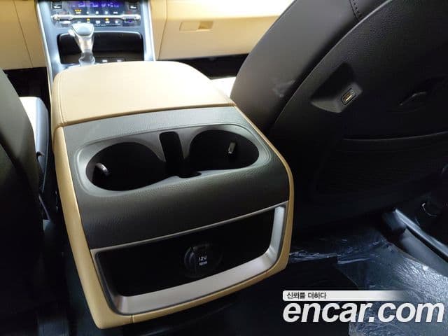 Kia Carnival 2023 — Photo 23/32
