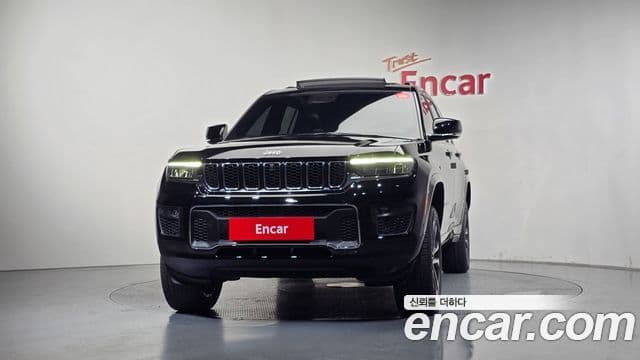 Jeep Grand Cherokee 2022 — Фото 3/20