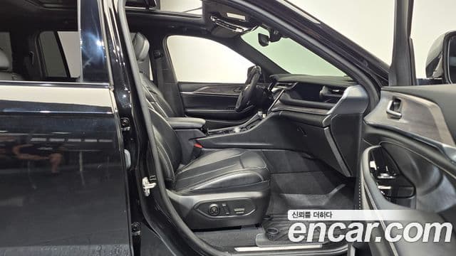 Jeep Grand Cherokee 2022 — Şəkil 36/39