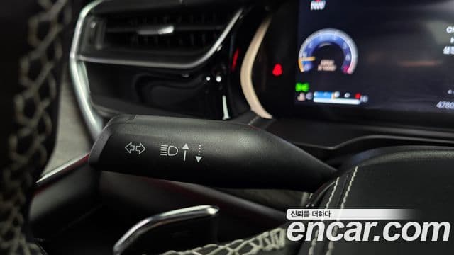 Jeep Grand Cherokee 2022 — Şəkil 30/39