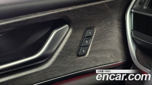 Jeep Grand Cherokee 2022 — Şəkil 22/39