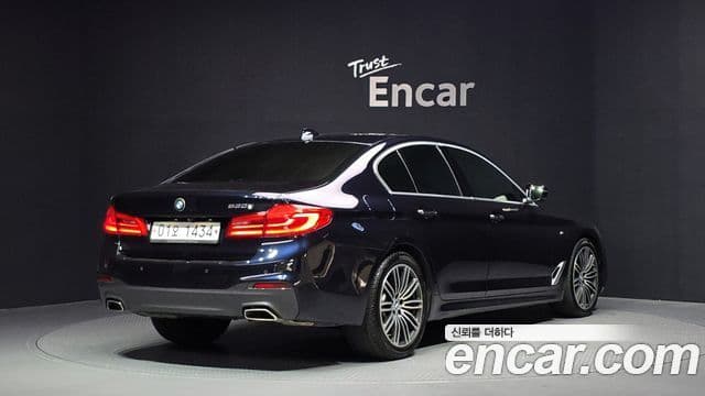 BMW 5 Series 2018 — Фото 1/20