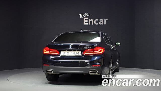 BMW 5 Series 2018 — Фото 3/20