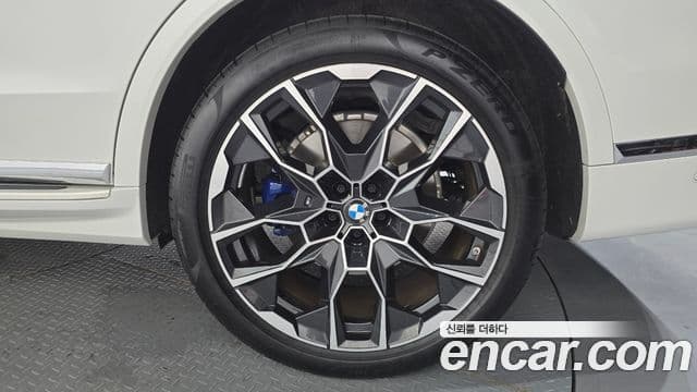BMW X7 2025 — ფოტო 24/36