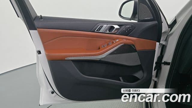 BMW X7 2025 — ფოტო 16/36