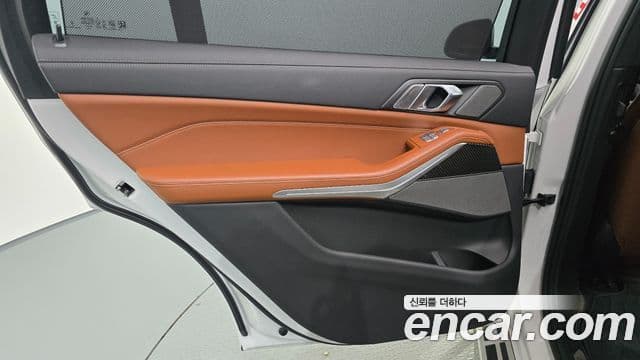 BMW X7 2025 — ფოტო 8/36