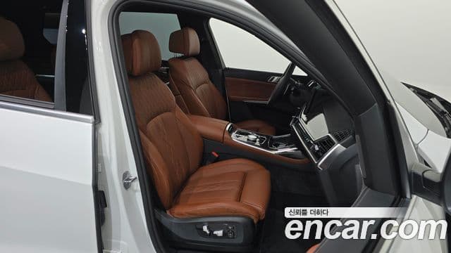 BMW X7 2025 — ფოტო 23/36