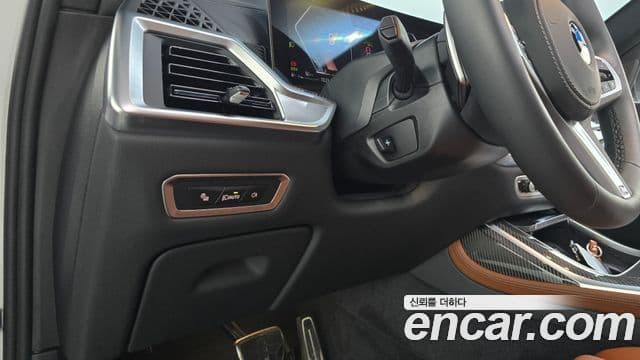 BMW X7 2025 — ფოტო 14/36