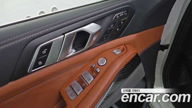 BMW X7 2025 — ფოტო 33/36