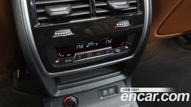 BMW X7 2025 — ფოტო 22/36