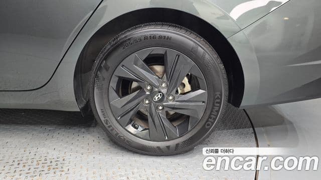 Hyundai The New Avante Hybrid 2022 — ფოტო 16/30