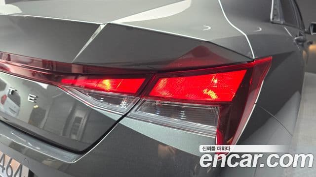 Hyundai The New Avante Hybrid 2022 — ფოტო 10/30
