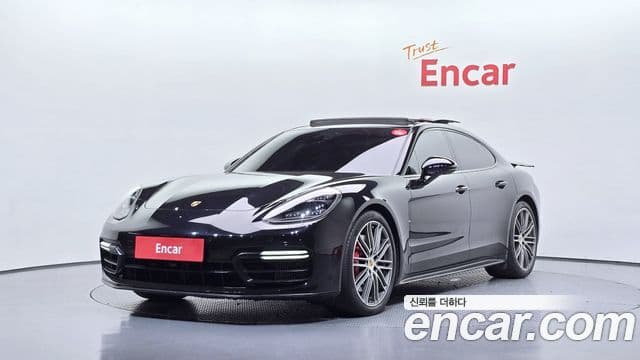 Porsche Panamera 2019 — Фото 1/20