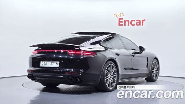 Porsche Panamera 2019 — Фото 2/20
