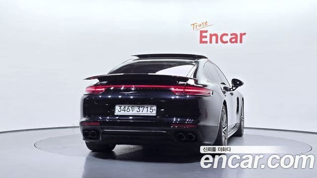 Porsche Panamera 2019 — Фото 4/20