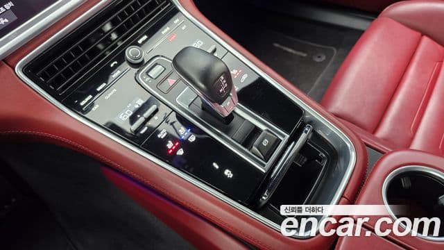 Porsche Panamera 2019 — Фото 9/20