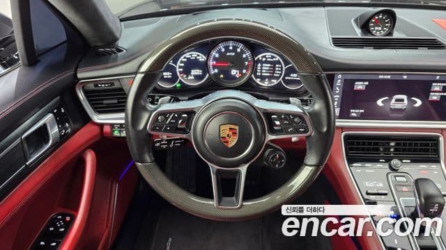 Porsche Panamera 2019 — Фото 13/20