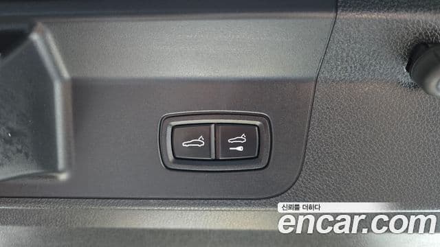 Porsche Panamera 2019 — ფოტო 15/31