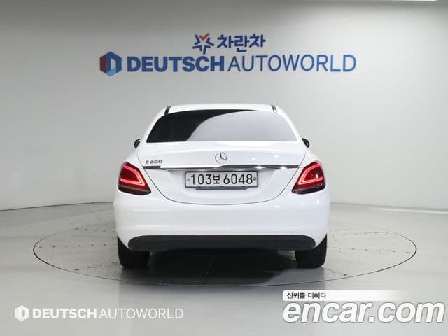 Mercedes-Benz C-Class 2019 — Photo 15/20