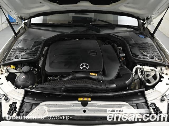 Mercedes-Benz C-Class 2019 — Photo 4/20