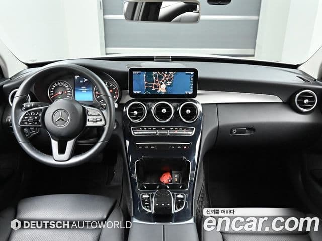Mercedes-Benz C-Class 2019 — Photo 2/20