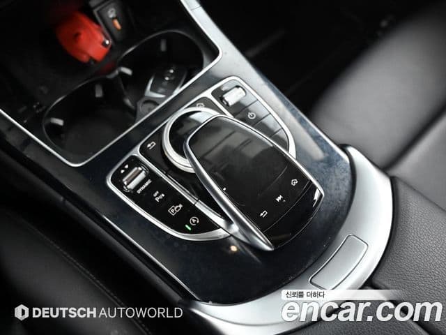 Mercedes-Benz C-Class 2019 — Photo 3/20