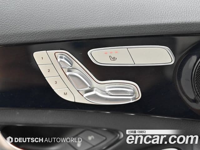 Mercedes-Benz C-Class 2019 — Photo 18/20